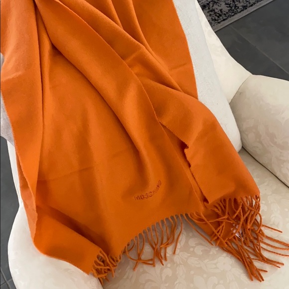 Moschino orange wool scarf NWT - Picture 5 of 6